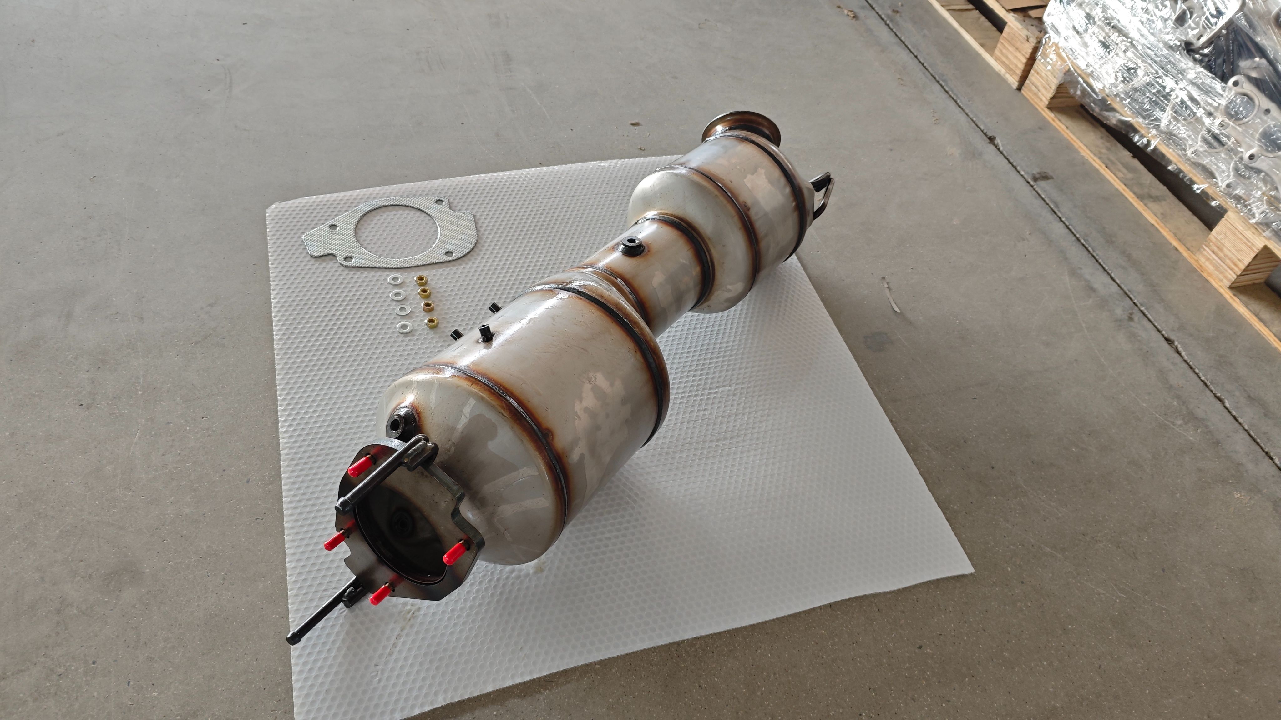 Katalysaattori DPF vuosille 2019-2024 Dodge Ram 2500 3500 6.7L Diesel 68296341AE